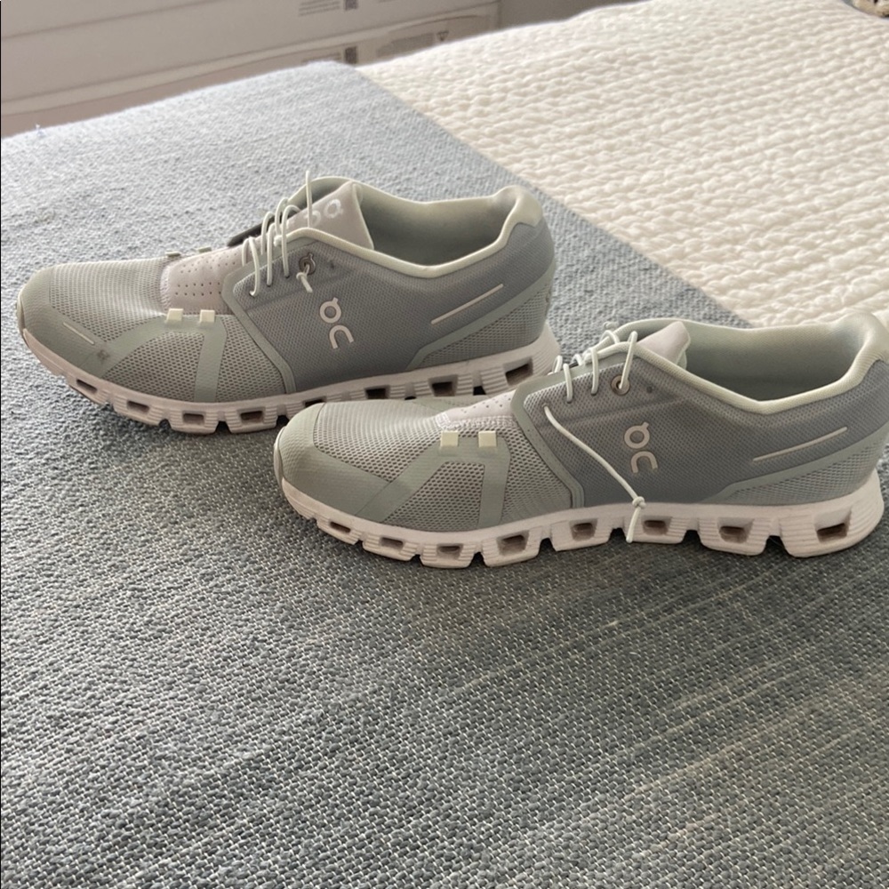 ON CLOUD  Running Light Gray/ blue Sneakers men’s size 12
